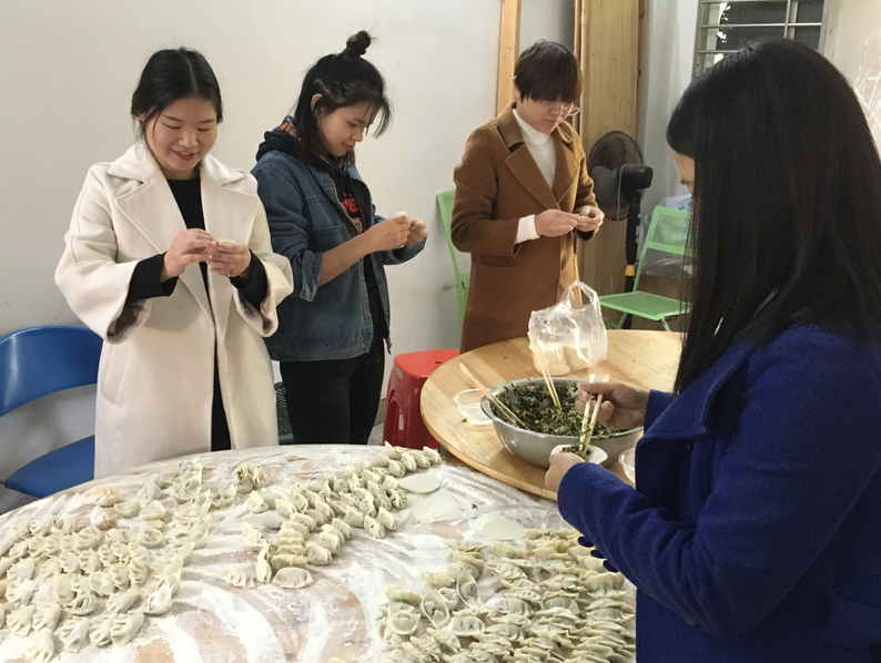 冬至包餃子 溫情暖寒冬-經(jīng)過食品金屬檢測機，更放心
